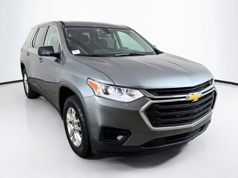 Used 2018 Chevrolet Traverse LS FWD image 4