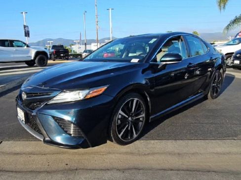 Used 2018 Toyota Camry XSE image 6