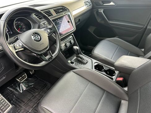 Used 2021 Volkswagen Tiguan SE R-Line FWD image 10