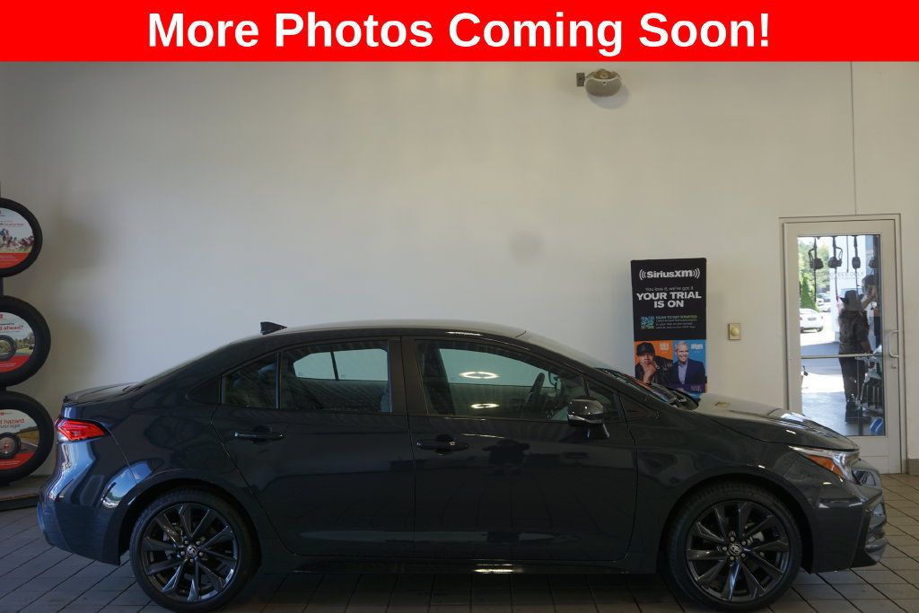 Used 2026 Toyota Corolla SE FWD image 2