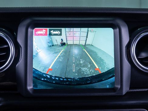 Used 2021 Jeep Wrangler Unlimited Rubicon w/ Trailer Tow Package image 25