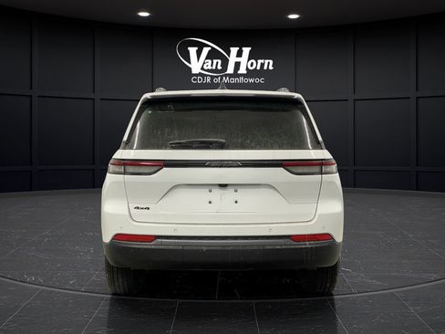 New 2026 Jeep Grand Cherokee Altitude AWD/4WD image 14