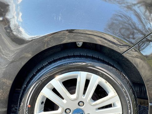 Used 2009 Ford Focus SE image 9