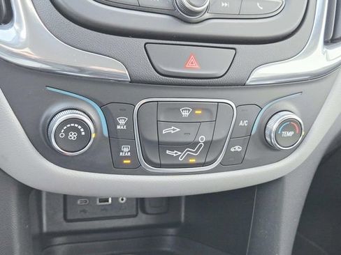 Used 2019 Chevrolet Equinox LS image 23