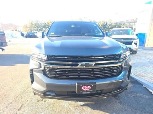 Used 2021 Chevrolet Suburban RST image 2