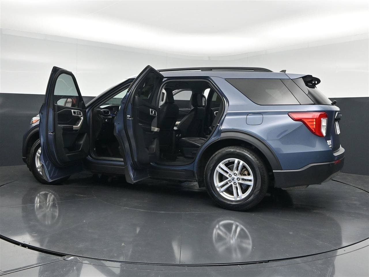 Used 2021 Ford Explorer XLT w/ Equipment Group 202A RWD image 38