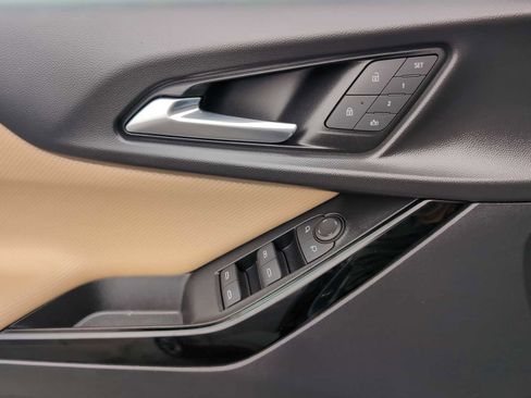 Used 2025 Chevrolet Equinox ACTIV w/ Safety and Technology Package image 23