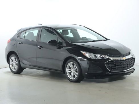 Used 2019 Chevrolet Cruze LS w/ LS Convenience Package image 9