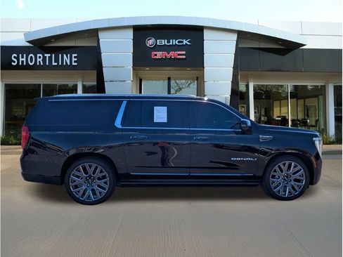 Used 2026 GMC Yukon XL Denali Ultimate w/ LPO, Floor Liner Package AWD/4WD image 2