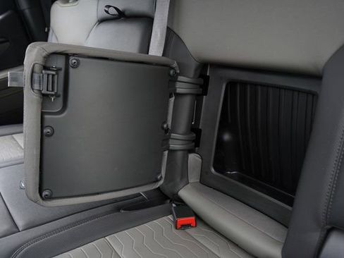 Used 2022 Chevrolet Silverado 1500 ZR2 w/ Technology Package image 38