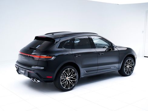 Certified 2026 Porsche Macan AWD/4WD image 9