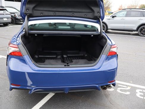 Used 2023 Toyota Camry SE image 6