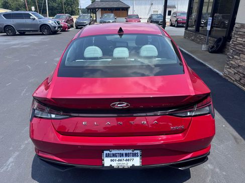 Used 2022 Hyundai Elantra Limited w/ Cargo Package FWD image 7