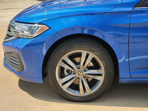 Used 2023 Volkswagen Jetta SE image 8