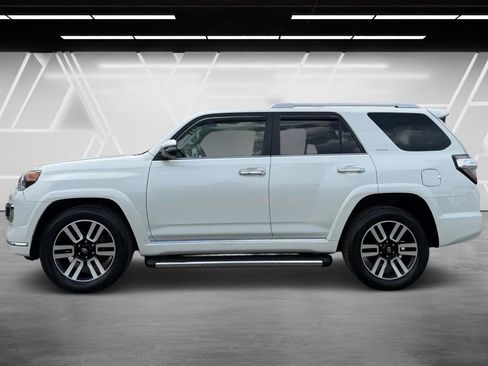 Used 2016 Toyota 4Runner Limited image 4