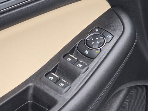 Used 2024 Ford Edge SE image 19