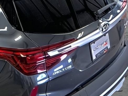 Used 2021 Kia Seltos S AWD/4WD image 11