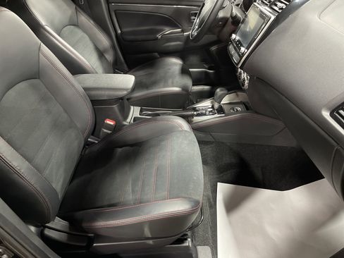 Used 2024 Mitsubishi Outlander Sport SE image 12