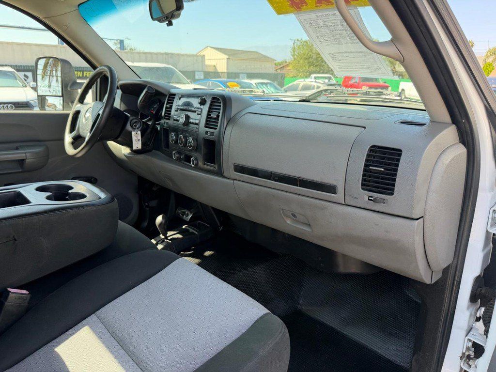 Used 2009 Chevrolet Silverado 1500 W/T AWD/4WD image 20