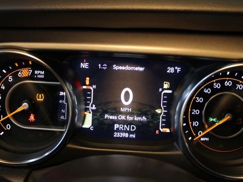 Used 2021 Jeep Wrangler Sport S image 21