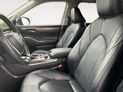 Used 2022 Toyota Highlander Limited AWD/4WD image 11