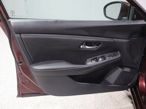 Used 2024 Nissan Sentra SV FWD image 13