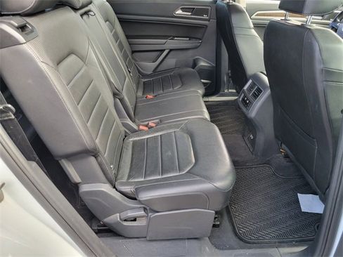 Used 2018 Volkswagen Atlas SEL Premium image 16