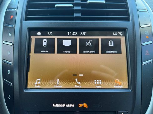 Used 2019 Lincoln MKC Premiere FWD image 28
