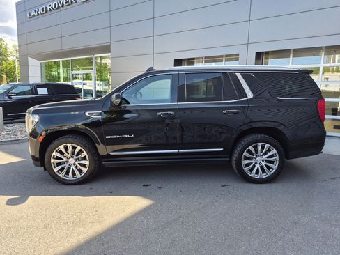Used 2021 GMC Yukon Denali w/ Denali Premium Package AWD/4WD image 7