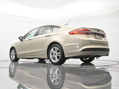 Used 2018 Ford Fusion SE w/ Fusion SE Technology Package FWD image 43