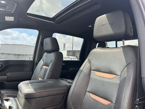 Used 2022 GMC Sierra 2500 AT4 w/ AT4 Preferred Package image 8