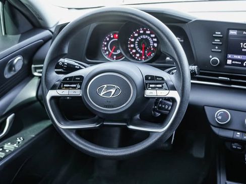 Certified 2021 Hyundai Elantra SE FWD image 14