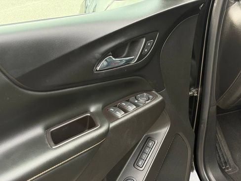 Used 2021 Chevrolet Equinox Premier FWD image 12
