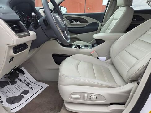 Used 2024 GMC Terrain Denali w/ Denali Premium Package AWD/4WD image 18