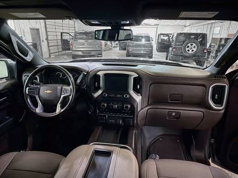 Used 2021 Chevrolet Silverado 1500 LTZ w/ LTZ Convenience Package II AWD/4WD image 10