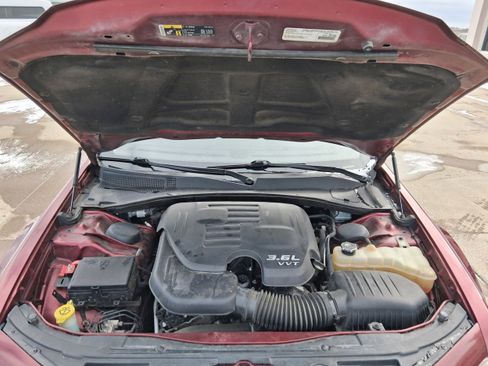 Used 2018 Chrysler 300 Touring L image 10