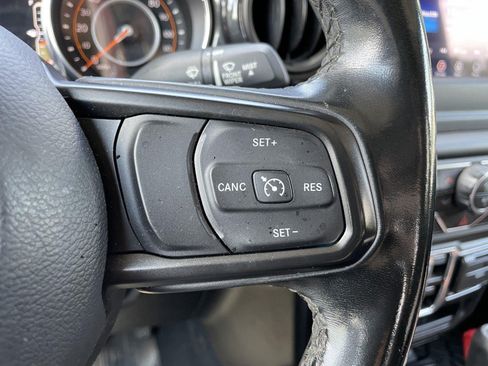 Used 2020 Jeep Gladiator Sport AWD/4WD image 19
