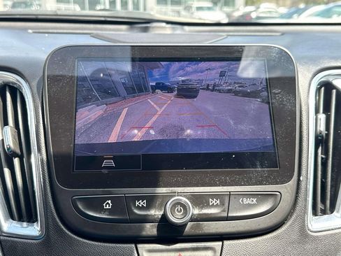 Used 2021 Chevrolet Malibu Premier FWD image 27