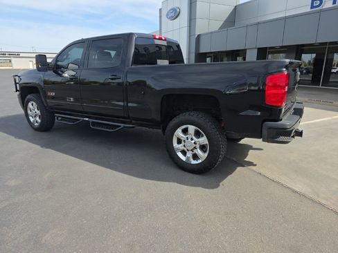 Used 2019 Chevrolet Silverado 2500 LTZ w/ Duramax Plus Package image 3