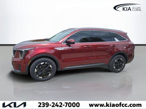 Certified 2025 Kia Sorento S FWD image 4