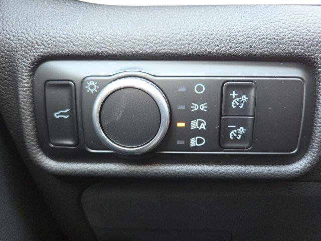Certified 2024 Ford Explorer XLT RWD image 34