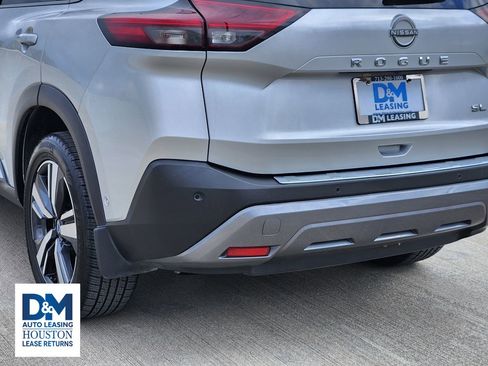 Used 2022 Nissan Rogue SL w/ SL Premium Package image 15