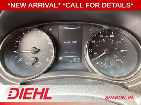 Used 2017 Nissan Rogue SV AWD/4WD image 11