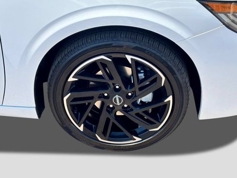 New 2026 Nissan Sentra SR FWD image 7