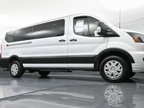 Used 2023 Ford Transit 350 XLT image 37