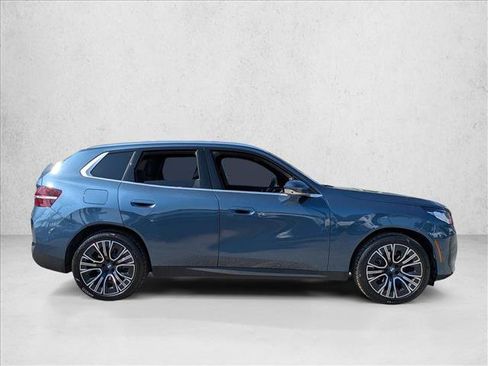 Used 2025 BMW X3 xDrive30i w/ Premium Package image 4