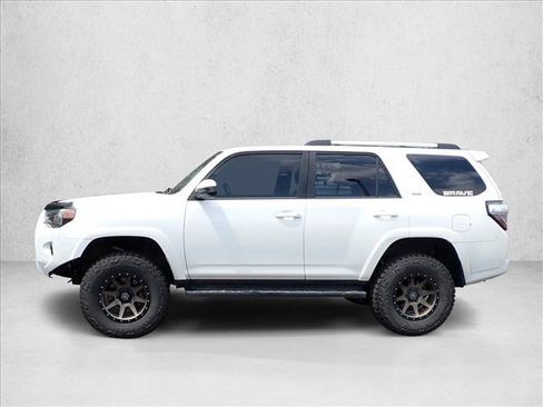 Used 2023 Toyota 4Runner SR5 AWD/4WD image 2