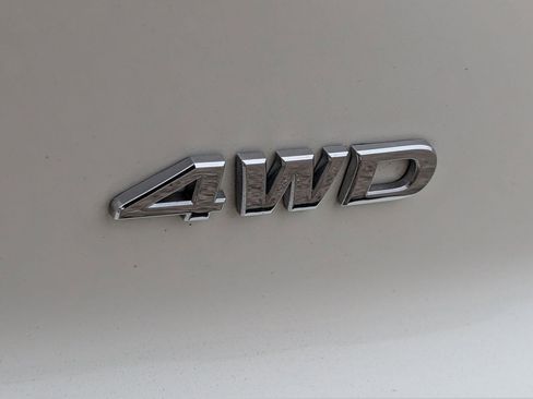 Used 2024 Nissan Pathfinder S AWD/4WD image 8