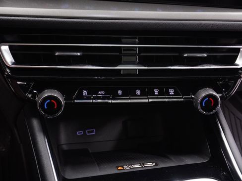 New 2026 Chevrolet Traverse LT w/ Sun and Wheel Package image 28