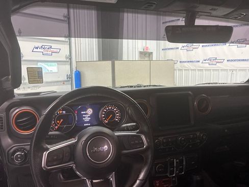 Used 2023 Jeep Gladiator Mojave w/ Cold Weather Group AWD/4WD image 2